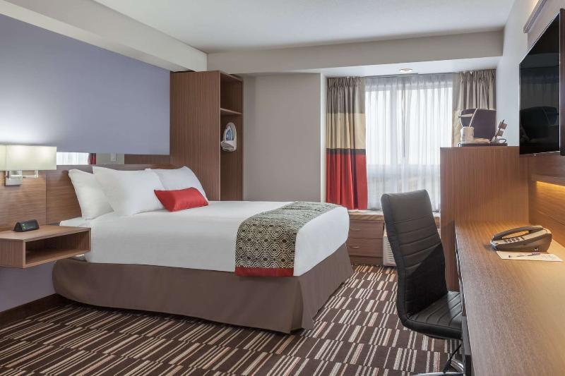 Microtel Inn & Suites By Wyndham Oyster Bay Ladysmith Buitenkant foto